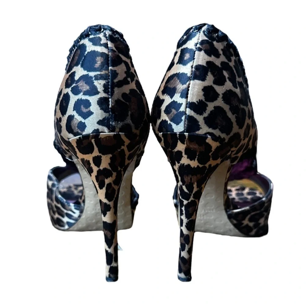 𝅺Betsey Johnson Satin Leopard Print Heels Size 8